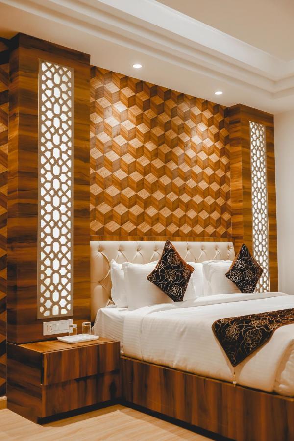 The Orlov Hotel Panipat Bagian luar foto